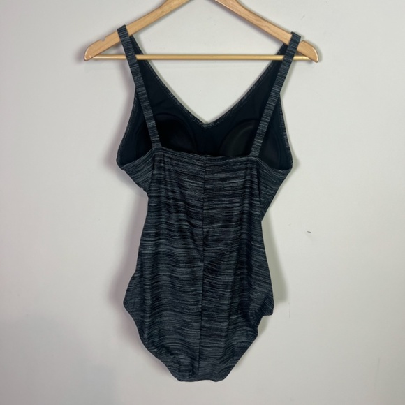 Speedo Women’s Black Gray Heather V Neck One Piece Swimsuit Size 14 - Picture 5 of 9